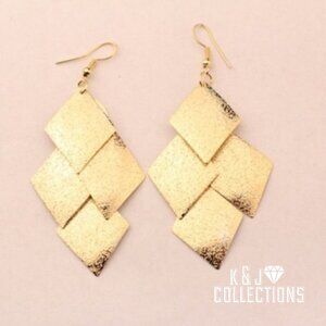 Gold Foil Textured Diamond Earring